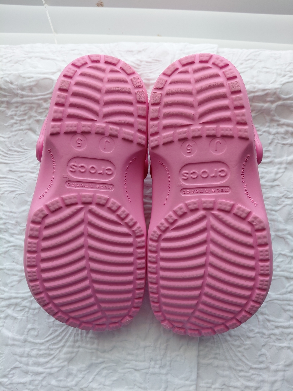 CROCS Kids Pink Classic Clog Sandals J 5 - Picture 6 of 7